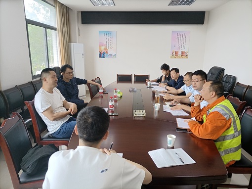 川东公司副总经理陈石到邻水管理处调研机电维修管理工作.jpg
