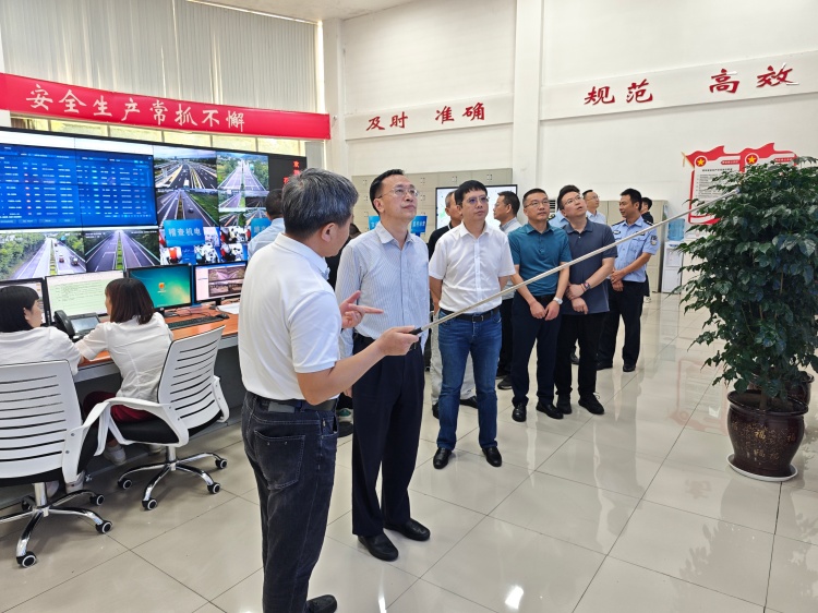 6435b33a1c799bcd3e6974e7b5b9f5b1_副本.jpg